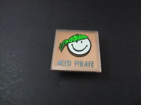 Acid House ( muziekstroming jaren 80) Pirate, schuine letters